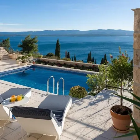 Renovated Beachfront With Stunning Viewss Villa *