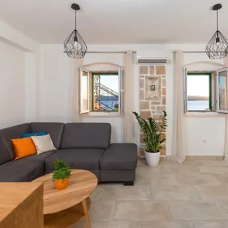 Villa Renovated Beachfront With Stunning Viewss Jasenice (Zadar)